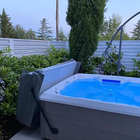 Dvojac House With Jacuzzi And Grill *