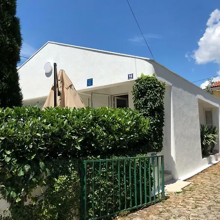 Dvojac House With Jacuzzi And Grill 度假居 卓得诺沃