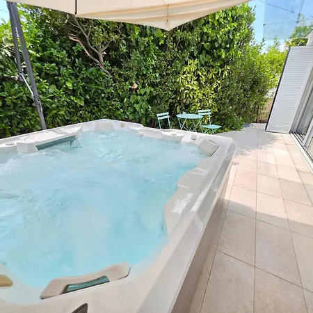 度假居 Dvojac House With Jacuzzi And Grill