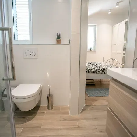 Semesterbostad Dvojac House With Jacuzzi And Grill Jadranovo