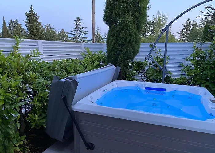 Dvojac House With Jacuzzi And Grill *