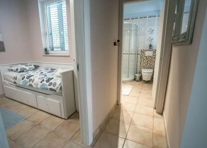 Dvojac House With Jacuzzi And Grill Dom wakacyjny Jadranovo