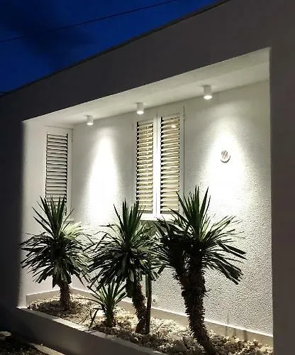 Dvojac House With Jacuzzi And Grill 度假居 *