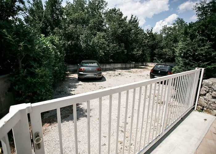 Dvojac House With Jacuzzi And Grill 度假居 *