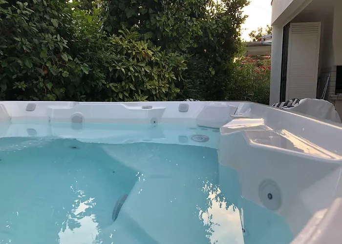 Dvojac House With Jacuzzi And Grill 度假居 *